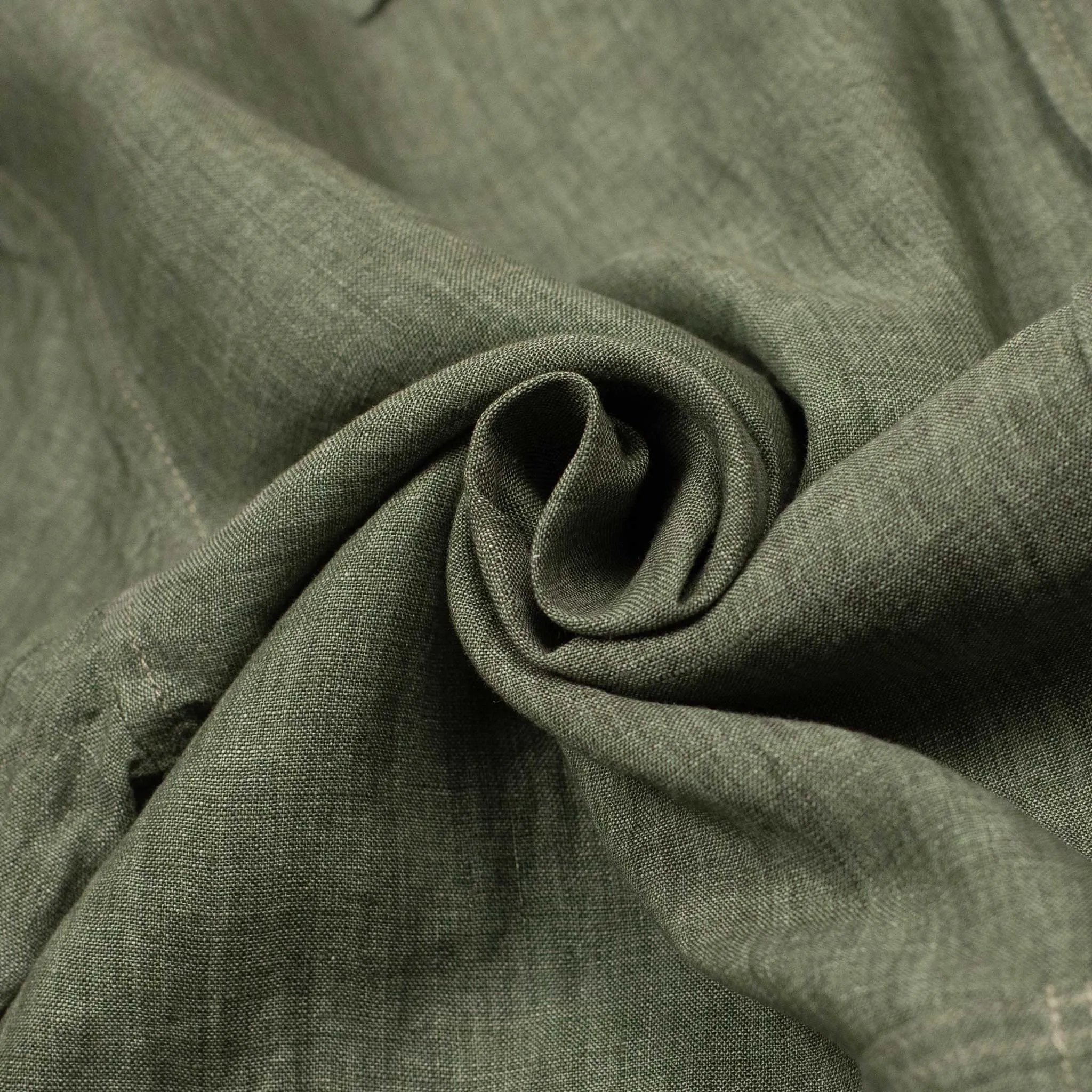 Chiringuito beach shirt in olive green lightweight linen