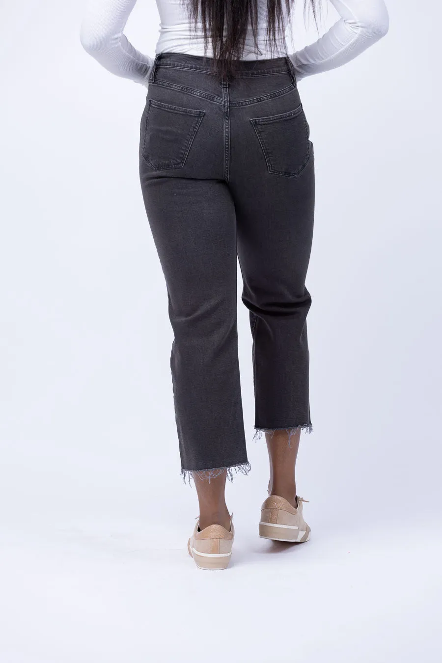 Frame Le High Straight Jean in Blackfinn