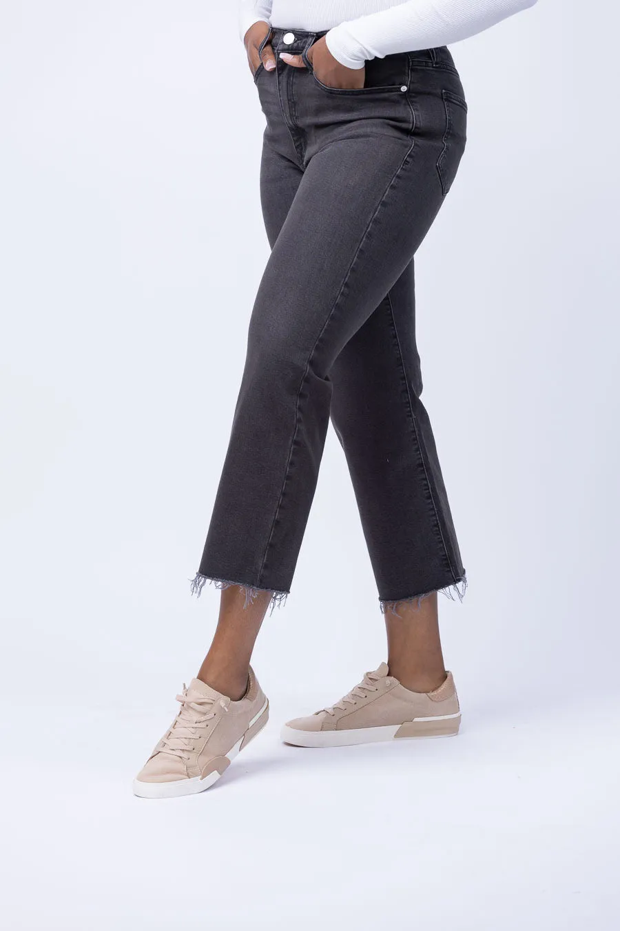 Frame Le High Straight Jean in Blackfinn